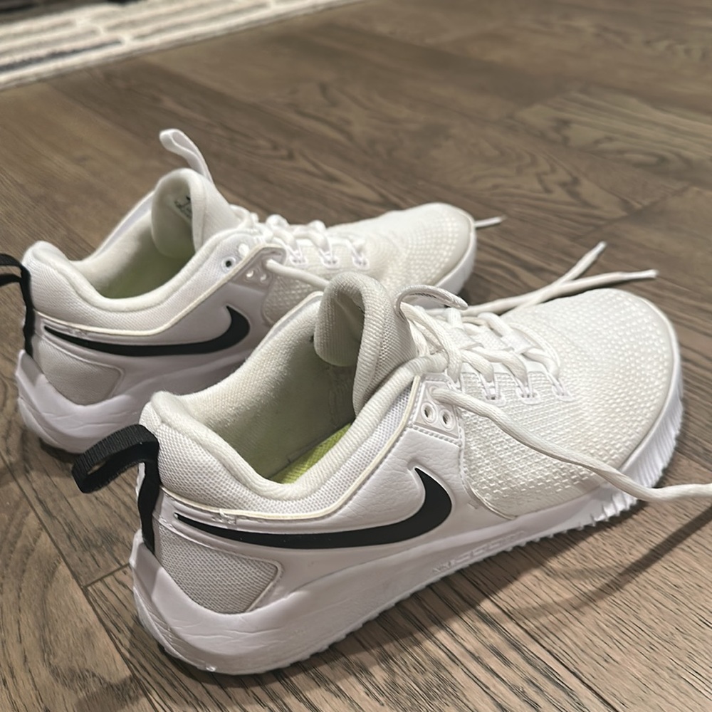 Nike Zoom HyperAce 2 Women’s Volleyball Shoes | 8.5